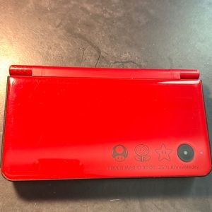 Nintendo DSI XL Super Mario Bros 25th Anniversary Edition